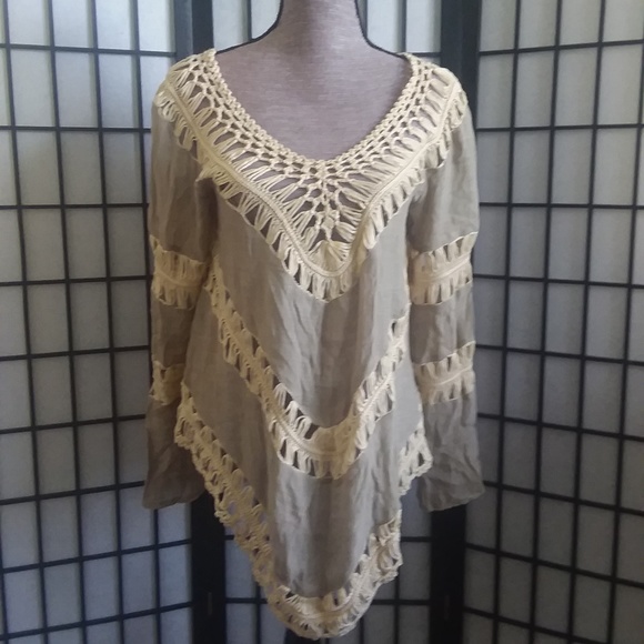 Umgee Tops - Umgee Womens Size M Crochet Top Beige